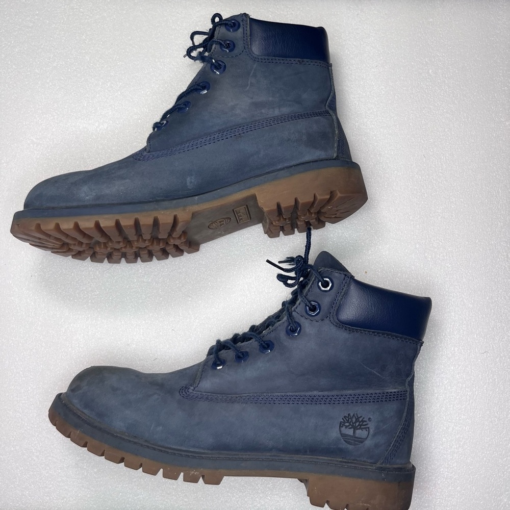Timberland  Premium Boots
Boys Size 6.5M  blue Nubuck
Waterproof
